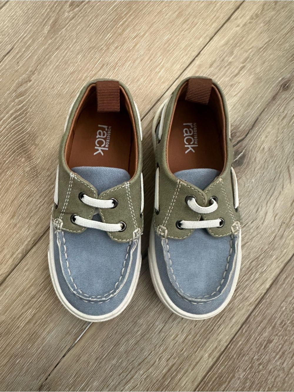 Nordstrom Rack toddler shoes sz 9